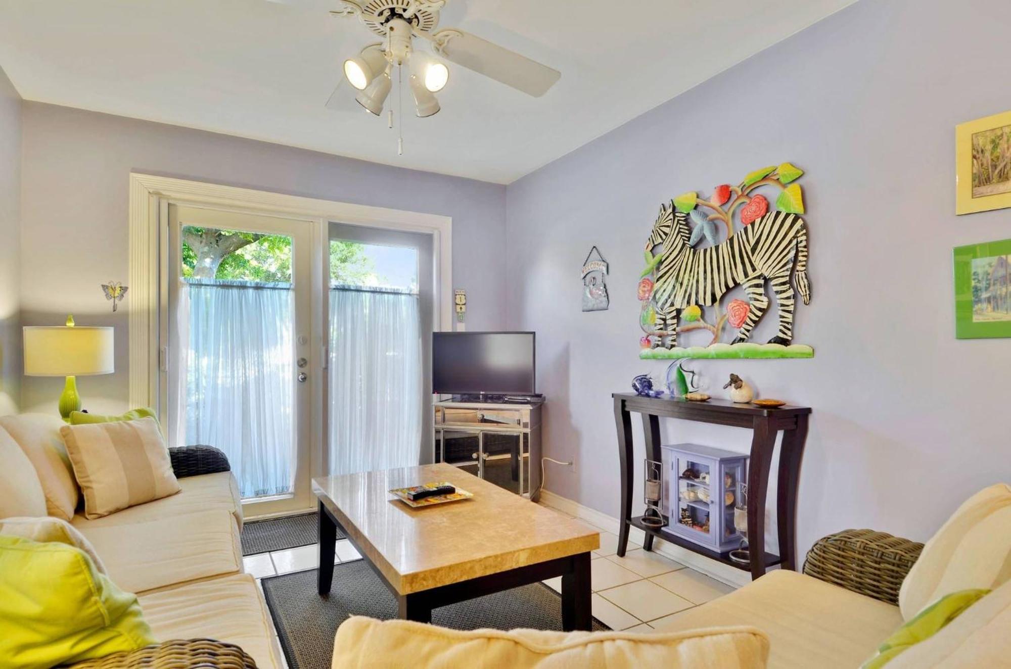 Lavender Jungle By Avantstay Great Location W Patio Shared Pool Week Long Only Сasa de vacaciones